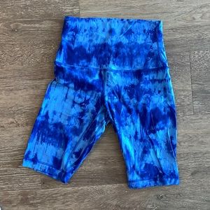 Lululemon align 10” biker shorts size 6, game day blue color